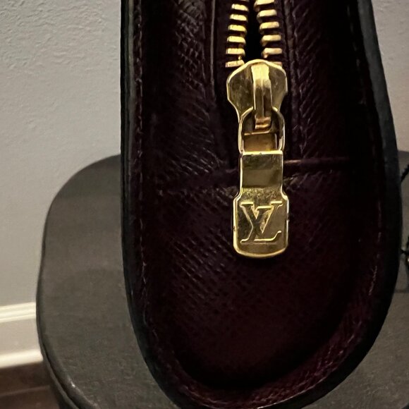 Louis Vuitton Taiga Leather Pochette Voyage Clutch - Rare colorway VI0051 COA - Picture 6 of 9